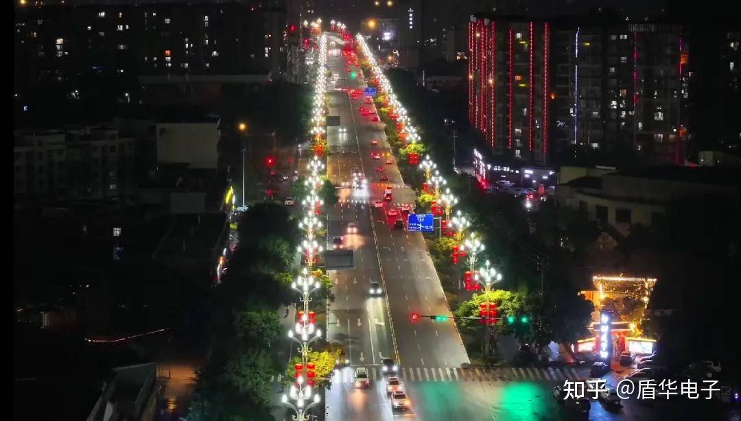 级：科技赋能点亮民生新图景开元棋牌全区智慧路灯全面升(图7)